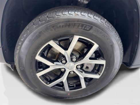 Used 2024 Jeep Grand Cherokee L Limited w/ Luxury Tech Group II image 95