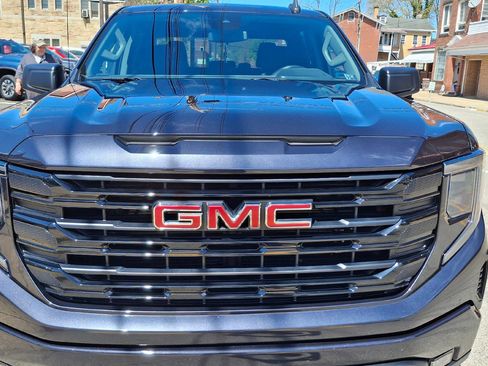 Used 2022 GMC Sierra 1500 Elevation image 2