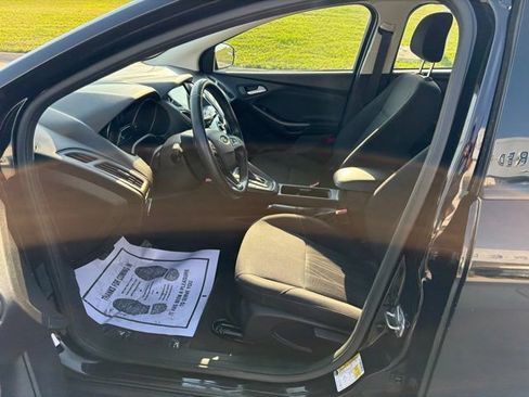 Used 2018 Ford Focus SEL w/ Winter Package FWD image 9