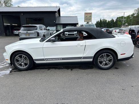 Used 2011 Ford Mustang Premium w/ 201A Rapid Spec Order Code RWD image 2