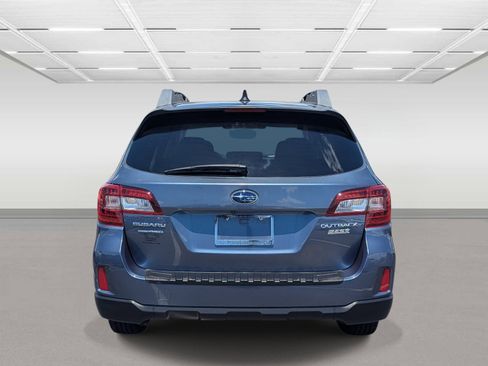 Used 2017 Subaru Outback 2.5i Premium AWD/4WD image 4