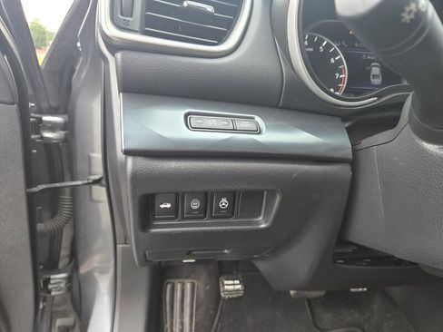 Used 2023 Nissan Maxima SR w/ Sport Mat Group FWD image 12