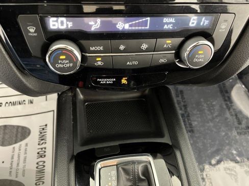 Used 2021 Nissan Rogue Sport SV FWD image 23