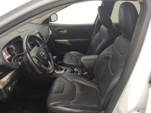 Used 2018 Jeep Cherokee Limited w/ Luxury Group AWD/4WD image 17