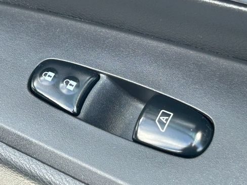 Used 2021 Nissan Kicks SV FWD image 34