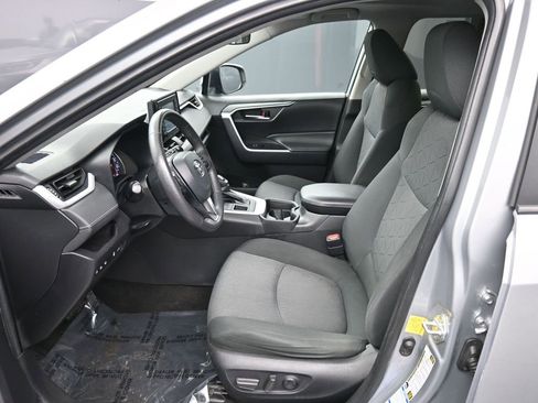 Certified 2021 Toyota RAV4 XLE image 18