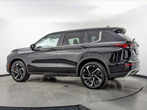 Used 2024 Mitsubishi Outlander SE image 6