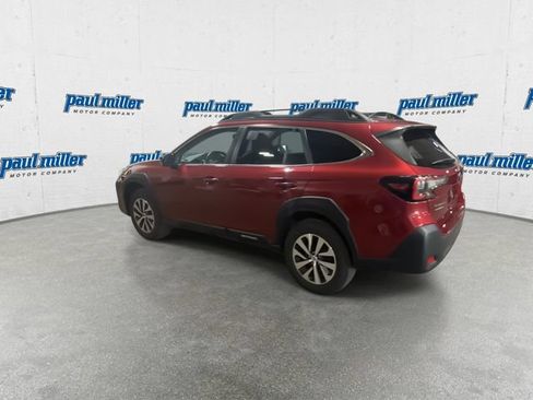 Used 2024 Subaru Outback Premium AWD/4WD image 7