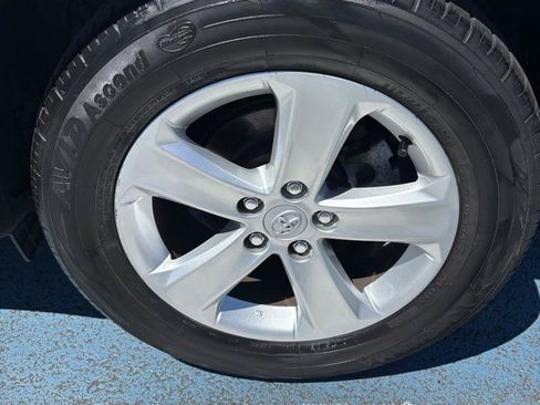 Used 2013 Toyota RAV4 XLE AWD/4WD image 30