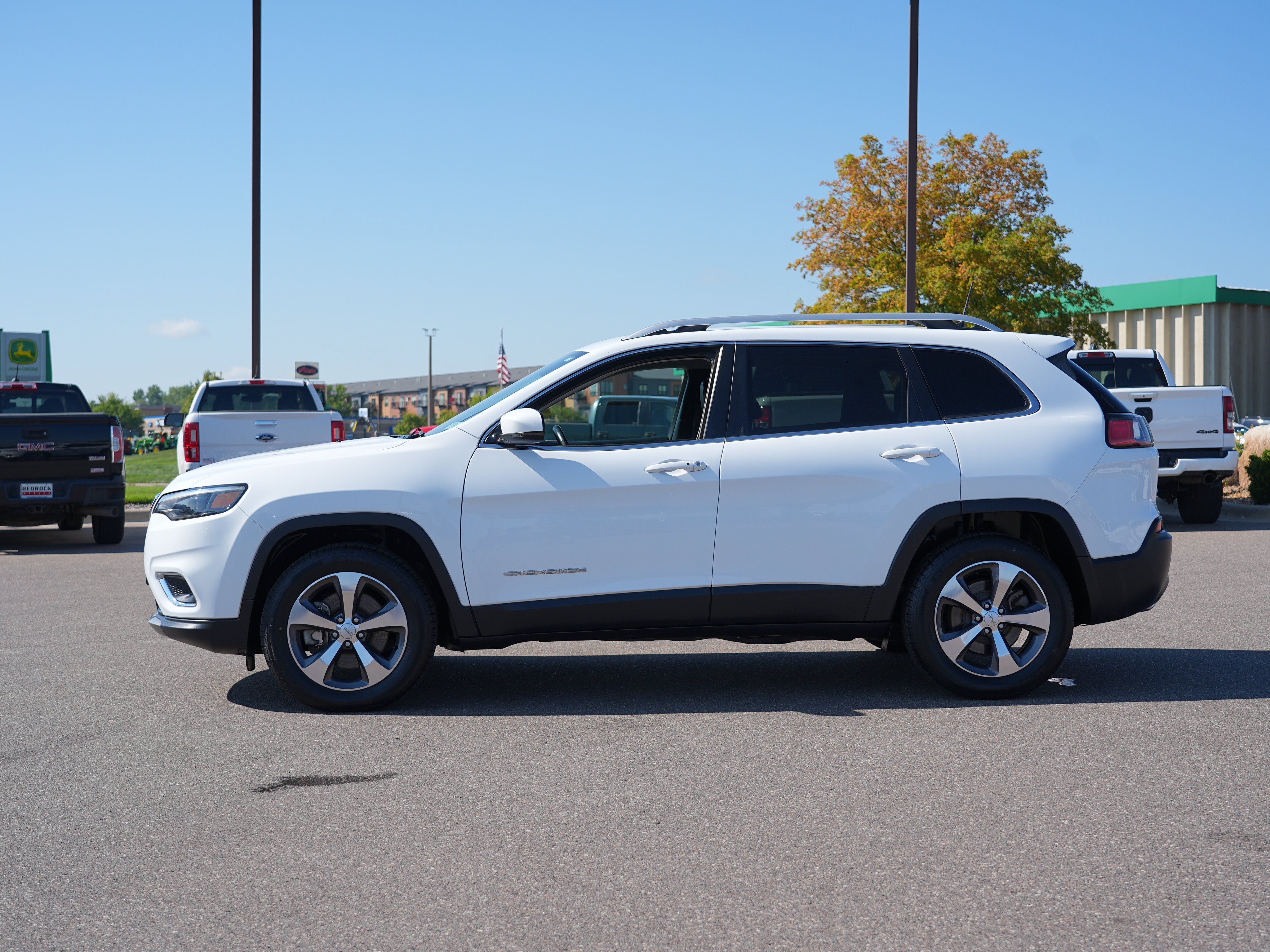 Used 2019 Jeep Cherokee Limited AWD/4WD image 6