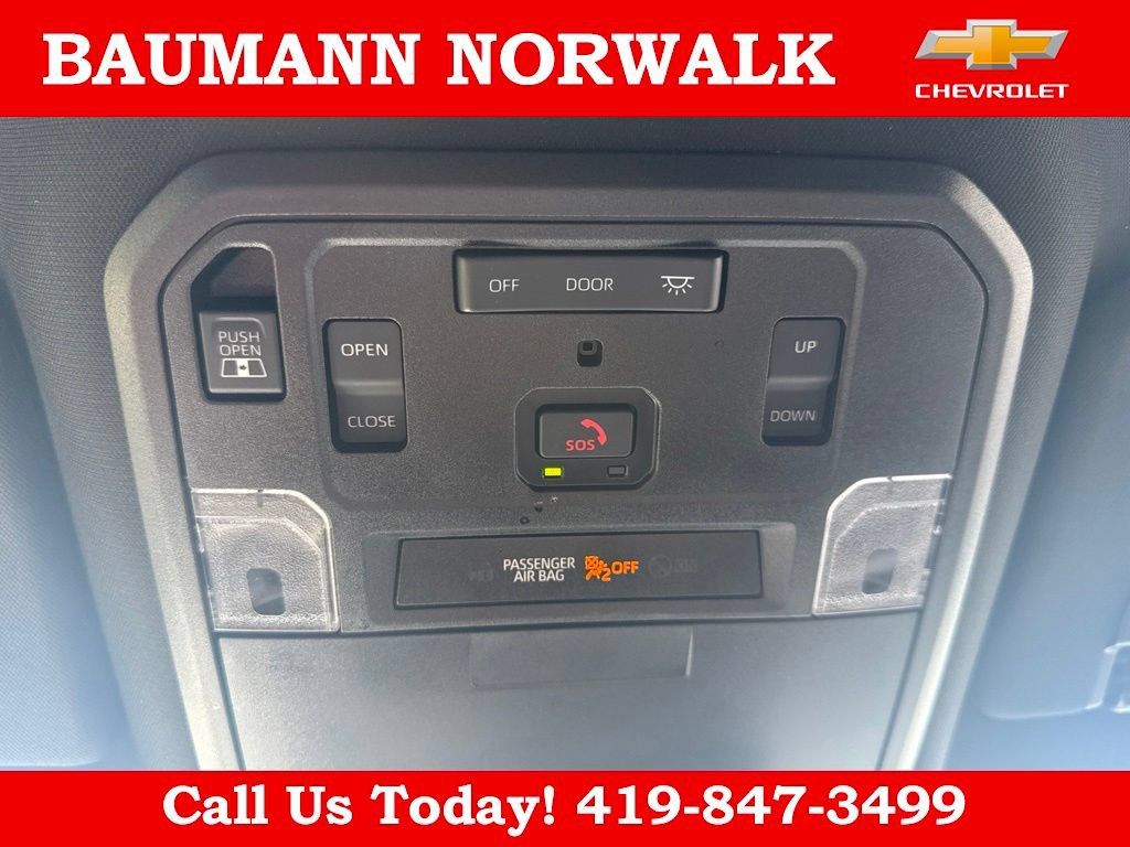 Used 2025 Toyota Tacoma Limited AWD/4WD image 40