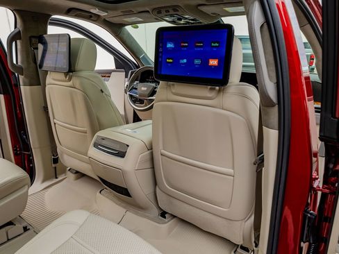 Used 2025 Cadillac Escalade Sport Platinum w/ LPO, Floor Liner Package image 32