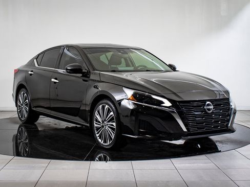 Used 2023 Nissan Altima 2.5 SL image 5