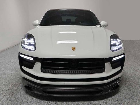 Used 2023 Porsche Macan S image 2