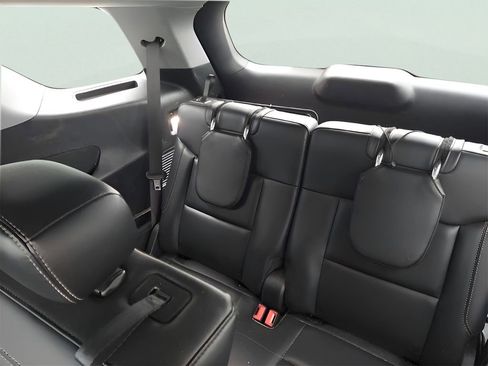 Used 2023 Ford Explorer XLT w/ Equipment Group 202A image 13