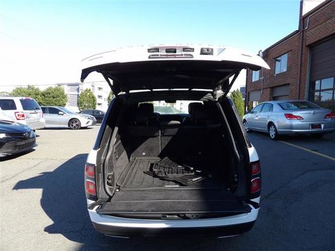 Used 2018 Land Rover Range Rover Supercharged image 12