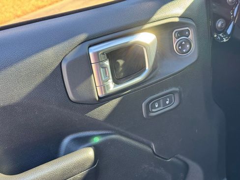 Used 2021 Jeep Wrangler Unlimited Rubicon image 23