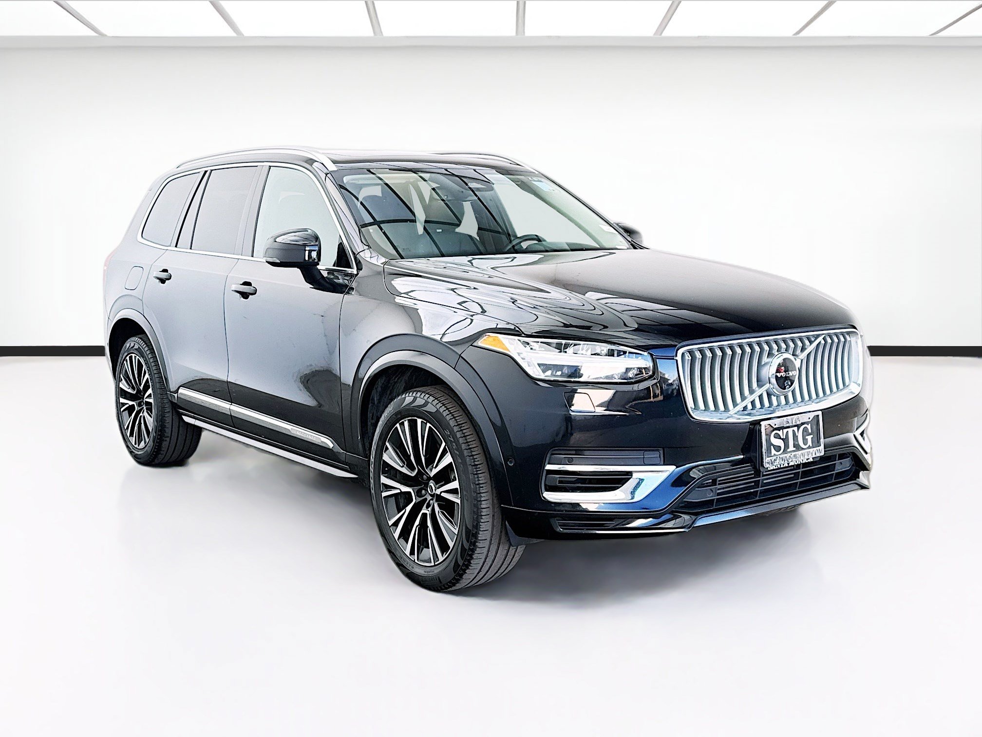 Used 2024 Volvo XC90 T8 Plus AWD/4WD image 3