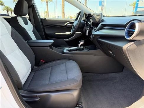 Certified 2025 Chevrolet Trax LS FWD image 11