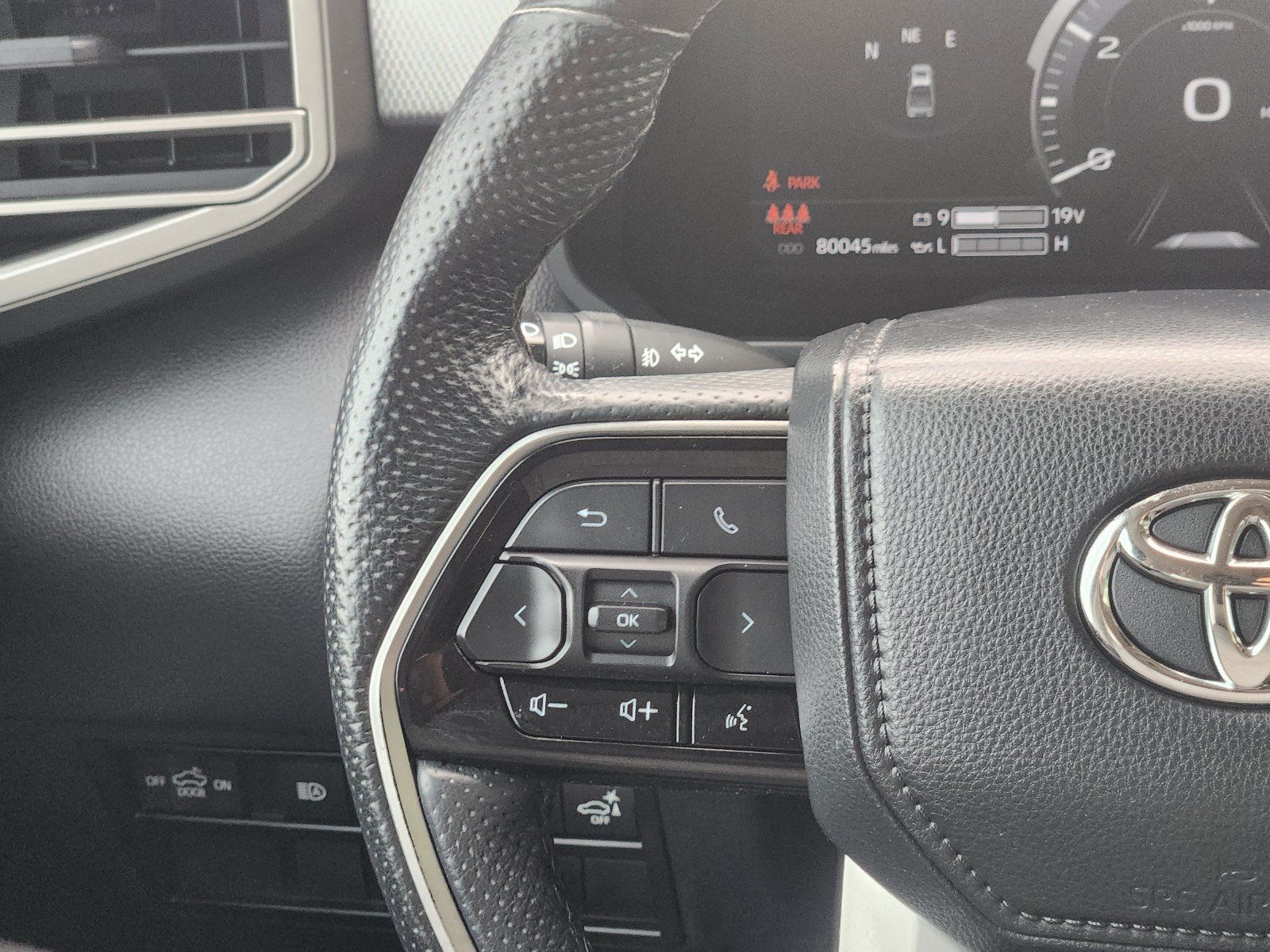 Used 2022 Toyota Tundra Limited AWD/4WD image 31