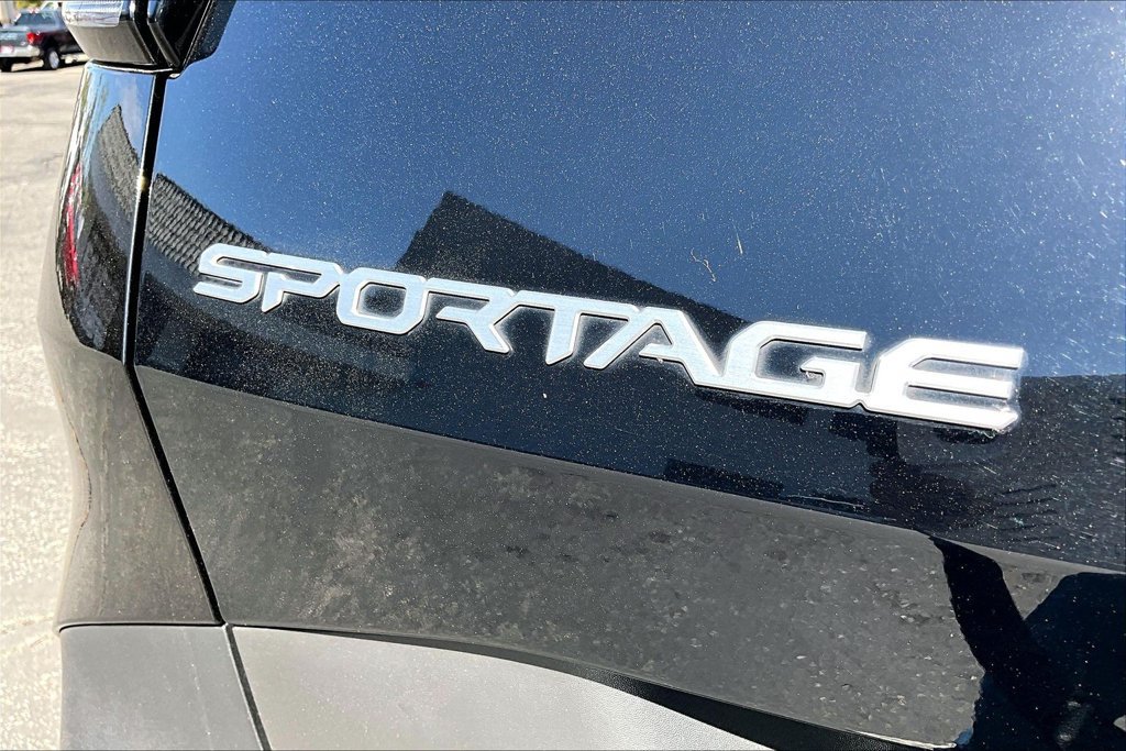 Used 2025 Kia Sportage EX FWD image 24