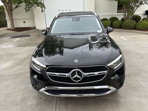 Used 2023 Mercedes-Benz GLC 300 4MATIC image 3