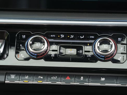 Used 2025 GMC Sierra 3500 Denali Ultimate image 32