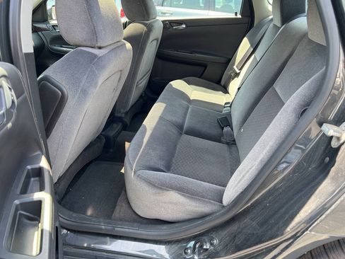 Used 2014 Chevrolet Impala LT w/ LT Sunroof Package FWD image 16