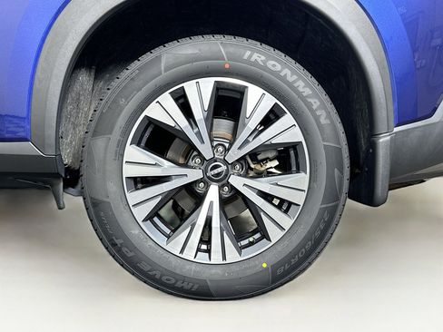 Used 2023 Nissan Rogue SV FWD image 11