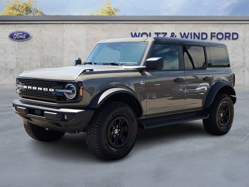 Used 2025 Ford Bronco Outer Banks w/ Sasquatch Package AWD/4WD image 3