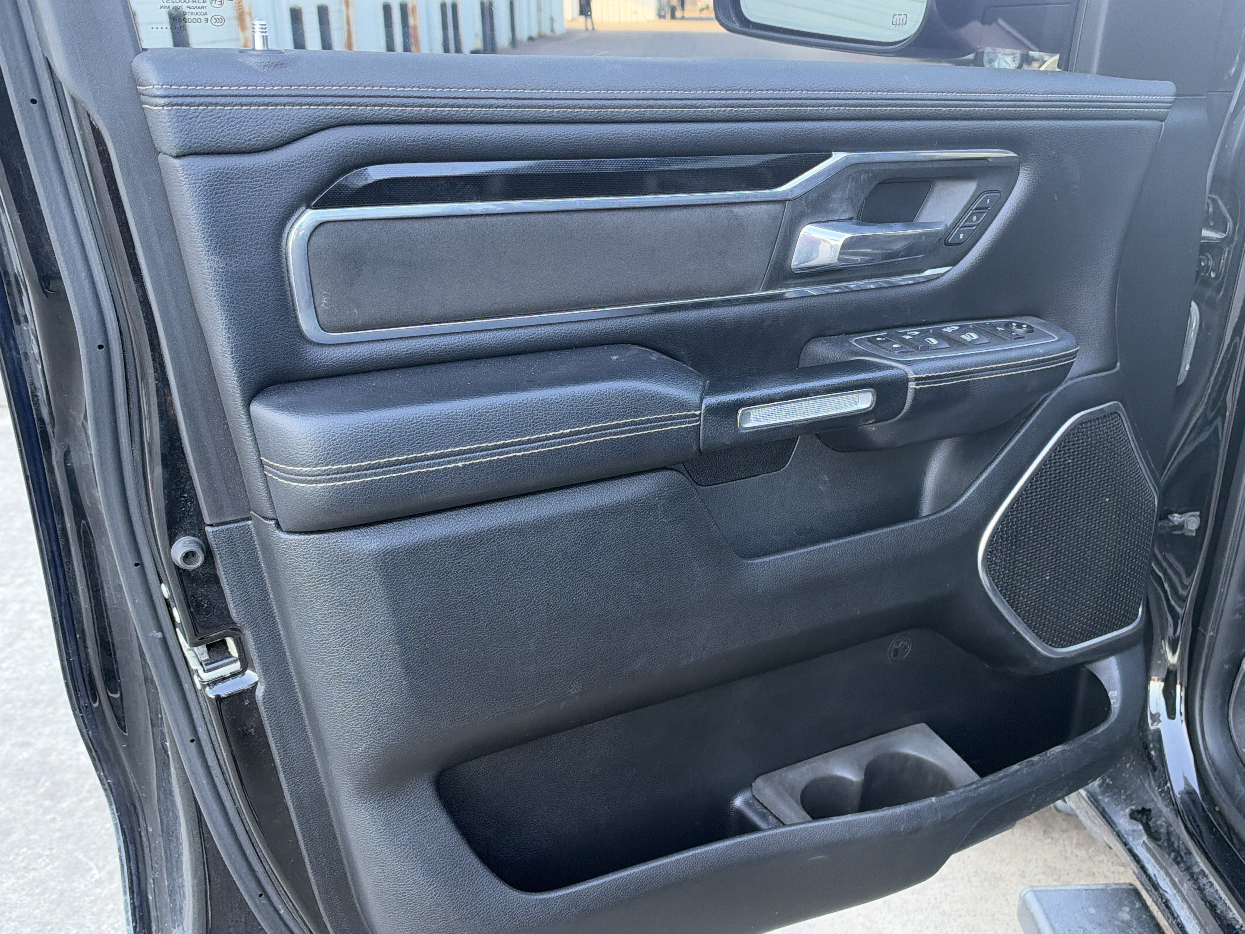 Used 2021 RAM 1500 Laramie w/ Sport Appearance Package AWD/4WD image 3