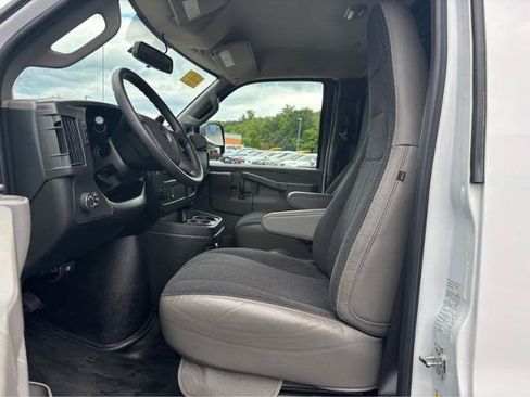 Used 2025 GMC Savana 2500 w/ Driver Convenience Package RWD image 19