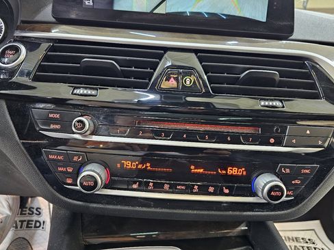 Used 2018 BMW 530e image 35