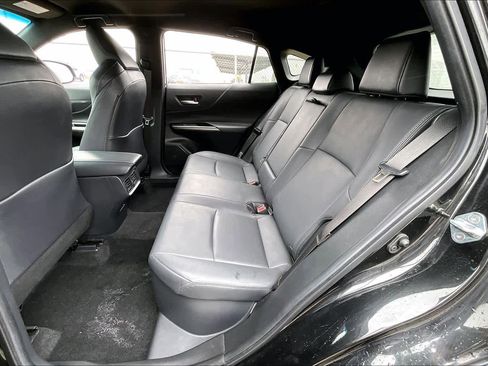 Used 2023 Toyota Venza Nightshade image 19