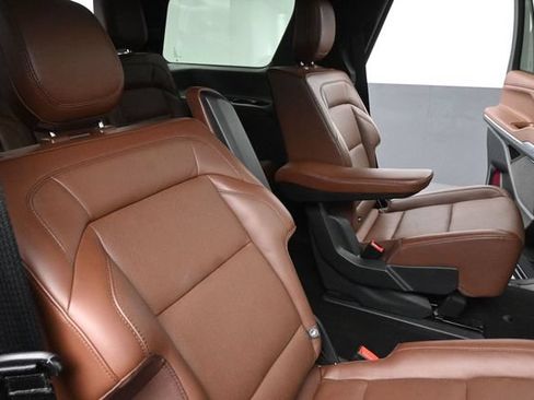 Certified 2025 Lincoln Navigator Reserve AWD/4WD image 28