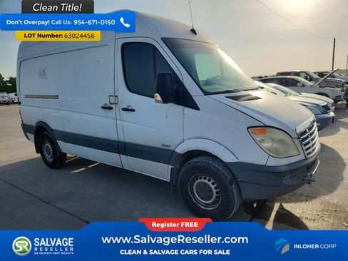 Used 2011 Freightliner Sprinter 2500 RWD image 5