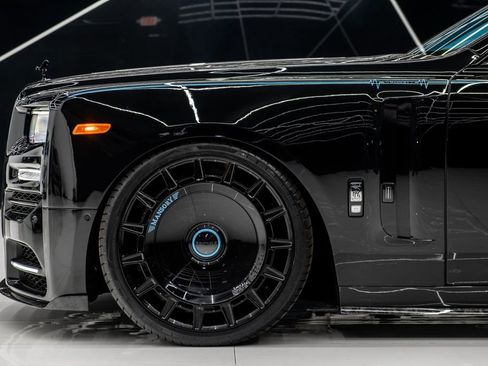Used 2025 Rolls-Royce Phantom Sedan RWD image 9