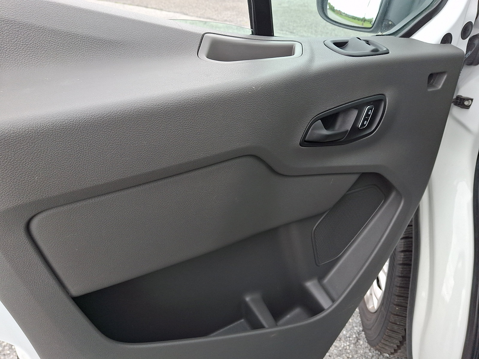 Used 2025 Ford Transit 350 XLT RWD image 11