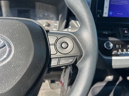 Used 2025 Toyota Corolla LE image 19