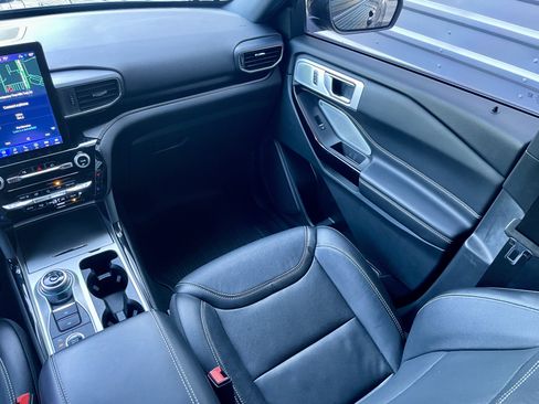 Used 2023 Ford Explorer ST w/ Equipment Group 401A AWD/4WD image 18