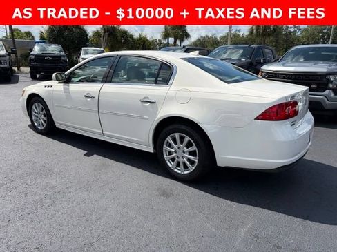 Used 2011 Buick Lucerne CXL w/ Driver Confidence Package FWD image 4