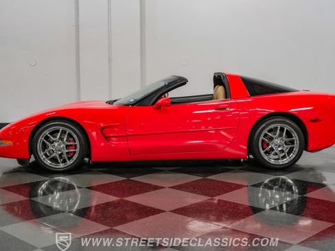 Used 1998 Chevrolet Corvette Coupe w/ Roof Pkg RWD image 7