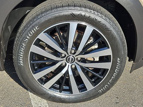 Certified 2023 Nissan Pathfinder Platinum w/ Black Appearance Package AWD/4WD image 7