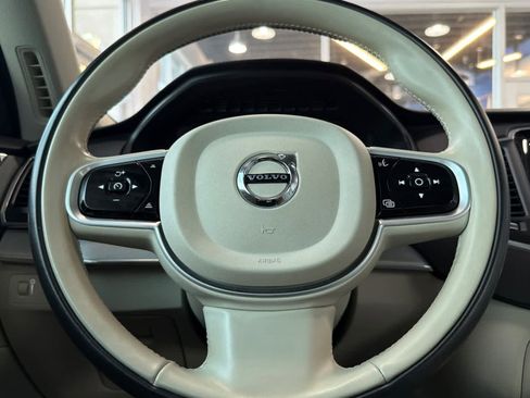 Used 2022 Volvo XC90 T5 Momentum w/ Protection Package image 27