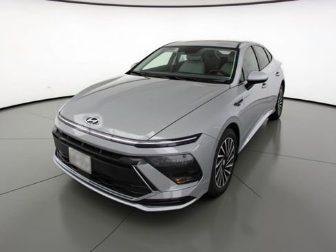 Used 2025 Hyundai Sonata SEL image 3