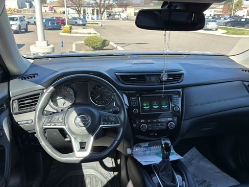 Used 2018 Nissan Rogue SL image 15