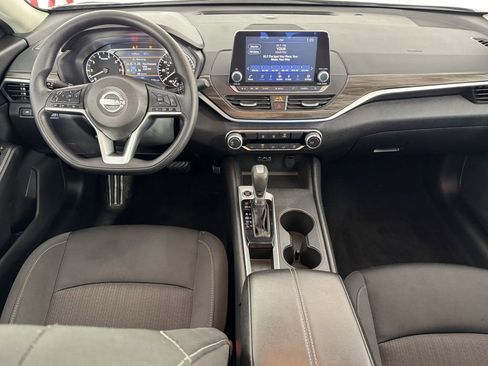 Used 2025 Nissan Altima 2.5 SV FWD image 22