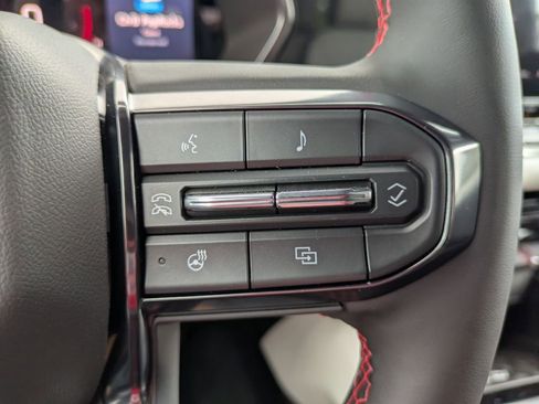 New 2025 GMC Canyon AT4 w/ AT4X Package AWD/4WD image 17