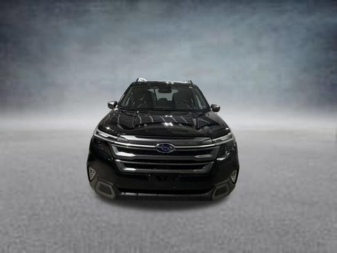 Used 2025 Subaru Forester Limited AWD/4WD image 2
