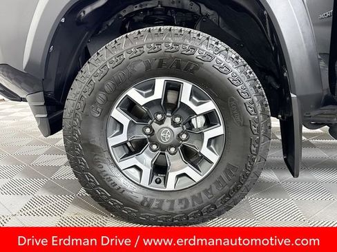 Used 2023 Toyota Tacoma TRD Off-Road w/ TRD Premium Off Road Package image 4